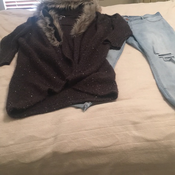 Jennifer Lopez Sweaters - Women’s size xl faux fur lined hooded long cardi